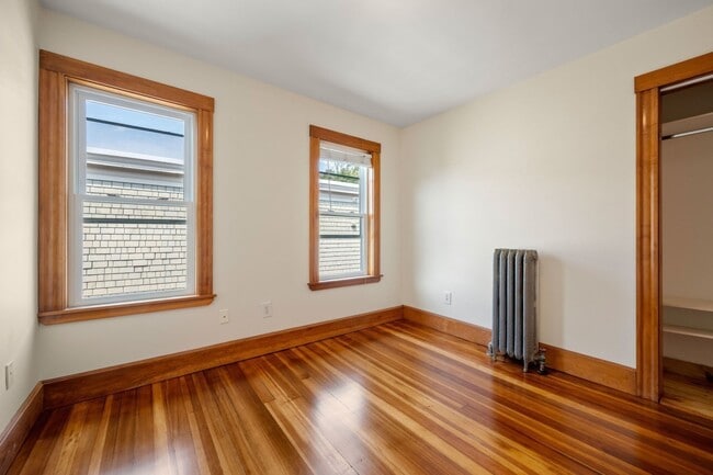 Building Photo - 26 Chilton St