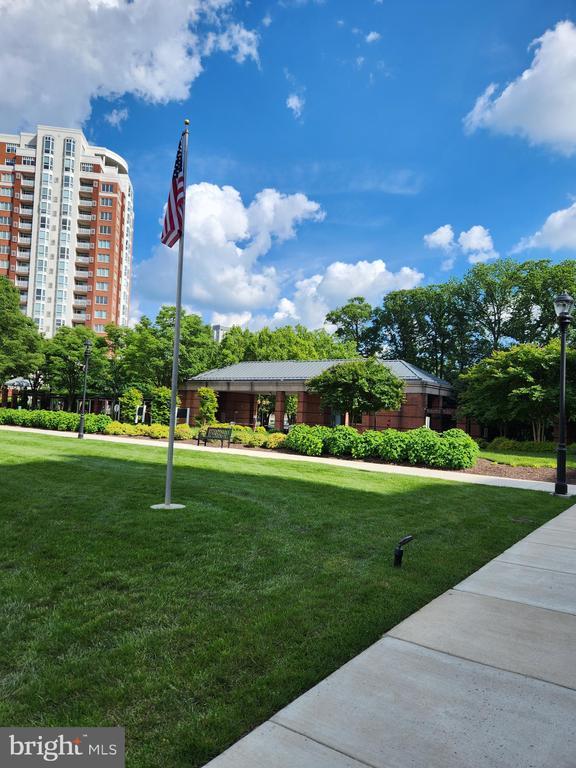 Building Photo - 5809 Nicholson Ln