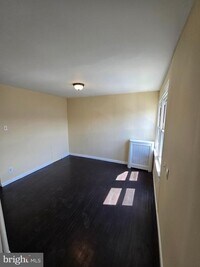 Building Photo - 7129 Seaford Ave