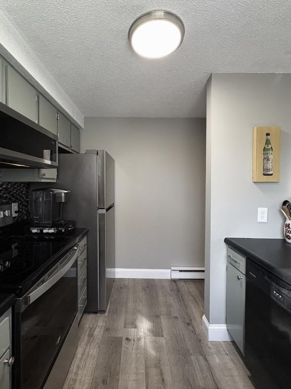 Building Photo - 25 Lawrence St