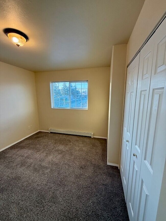 Building Photo - Spacious 2-Bedroom Townhouse in Bozeman – Prime Location!