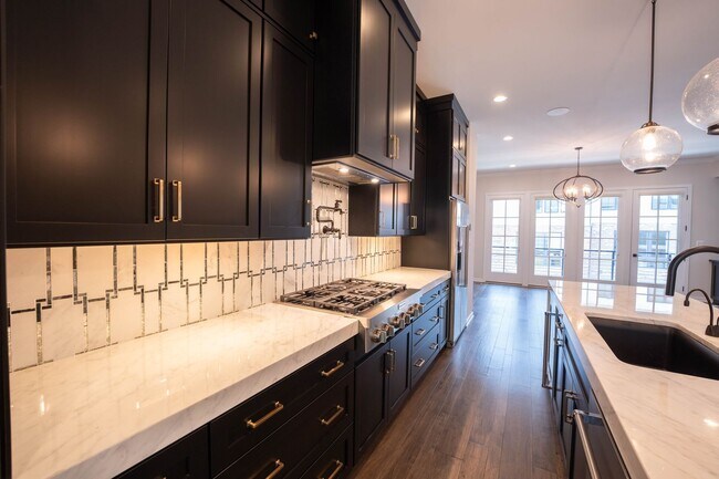 Building Photo - Luxury Reston Rental