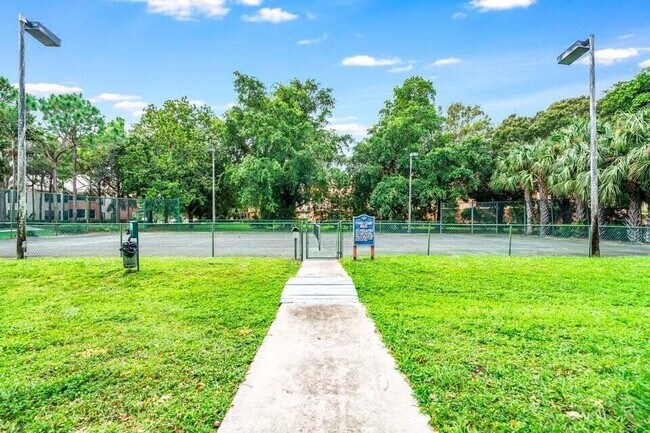 Building Photo - 1275 Crystal Way