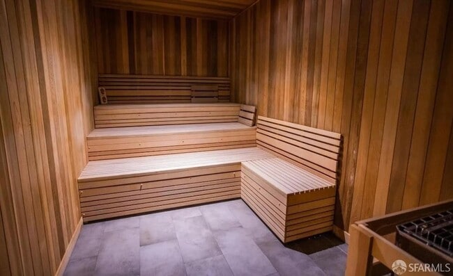 Building Photo - 1000 3rd St