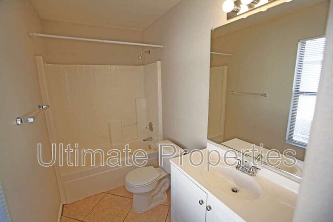Building Photo - 10526 W Via Del Sol