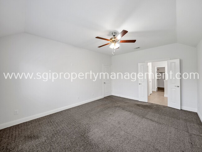 Building Photo - 10928 Brownwood Pl