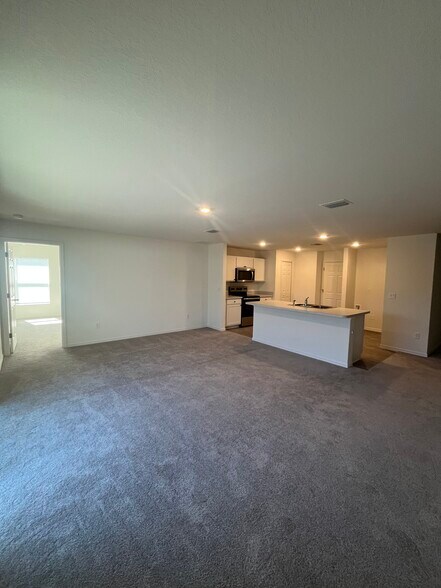 Building Photo - 27 Wood Cedar Dr