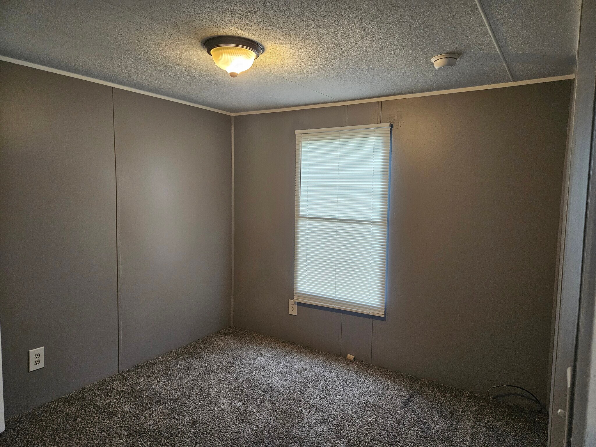 Building Photo - 166 Lynnwood Cir