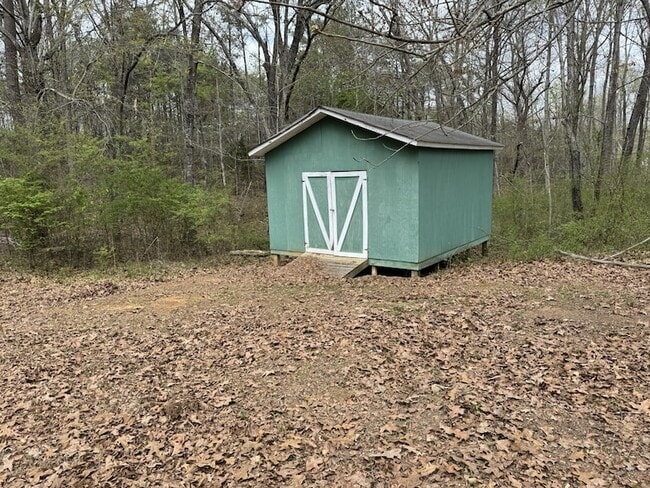 Building Photo - 10125 N Twin Springs Rd