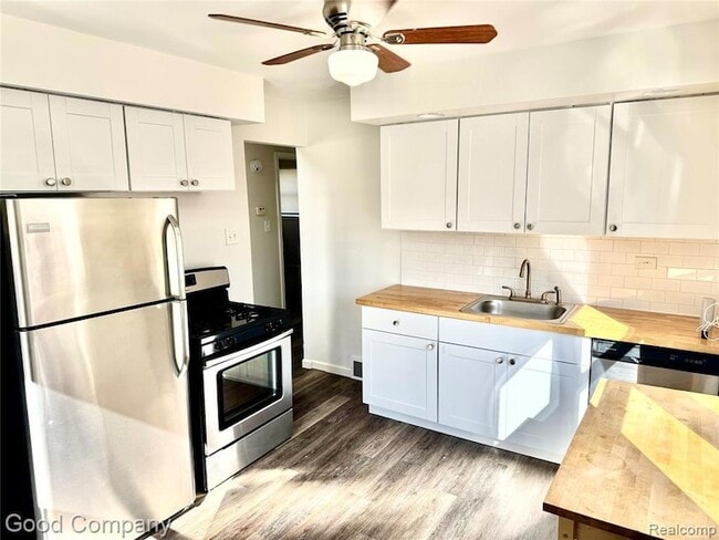 Building Photo - 18846 Poinciana