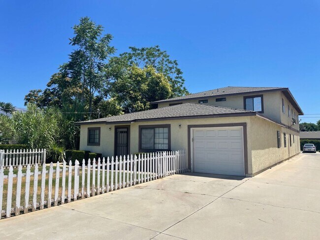 Primary Photo - 3 bedroom, 2 bath Beaumont Beauty