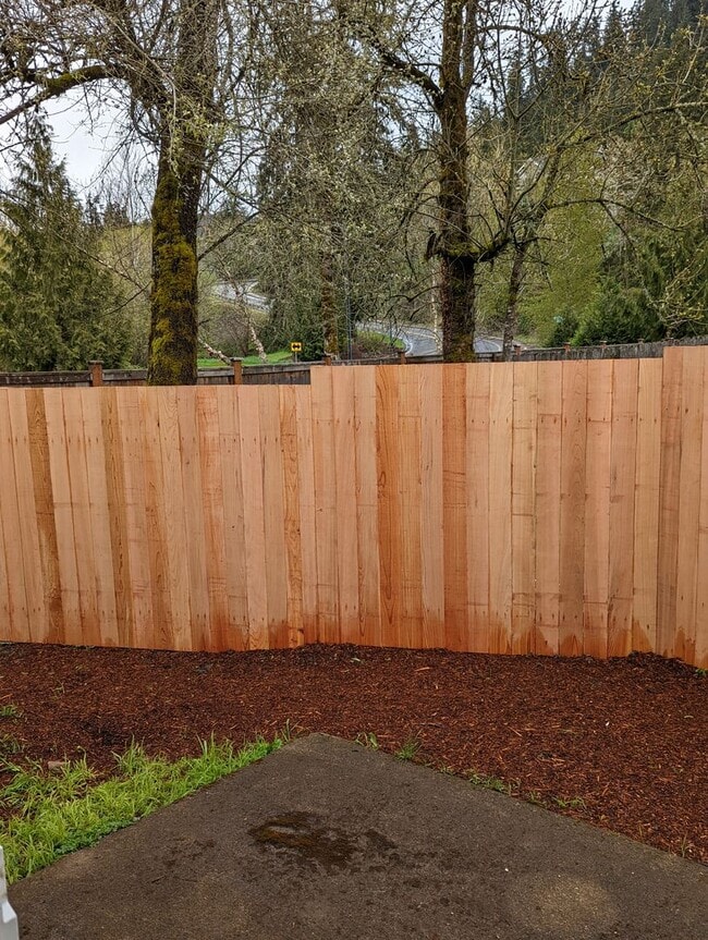 Building Photo - 2-Bedroom, 1-Bath Duplex In Thurston Area of Springfield!