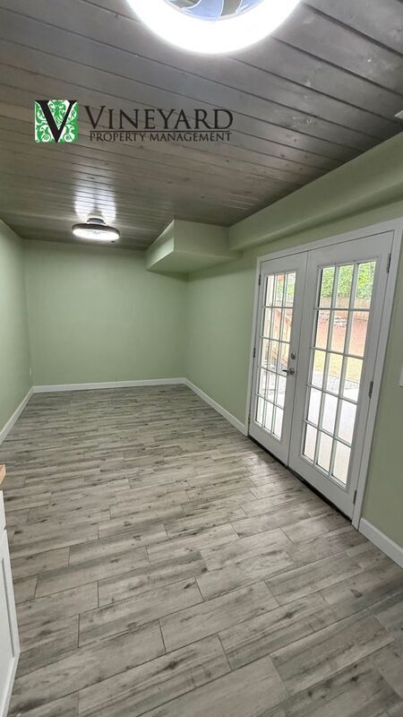 Building Photo - 900 Clearbrook Course SW