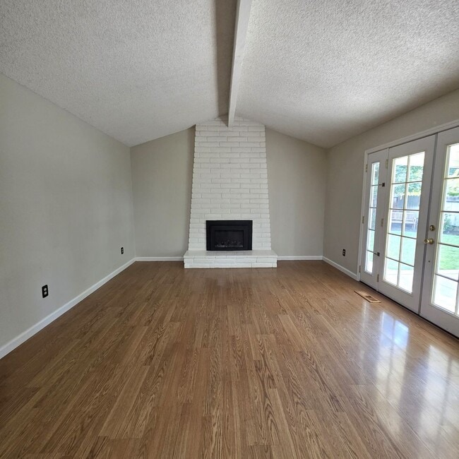 Building Photo - 4BD/2.5BA Single Story, Court Location on Walnut Creek Border