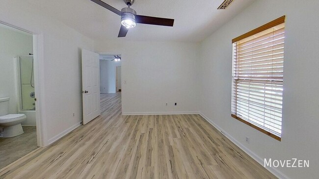 Building Photo - 509 Rosecrest Dr