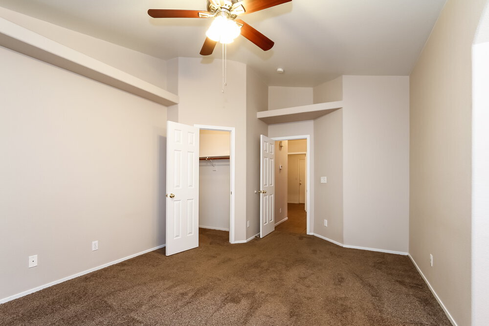 Building Photo - 8904 Dolente Ave