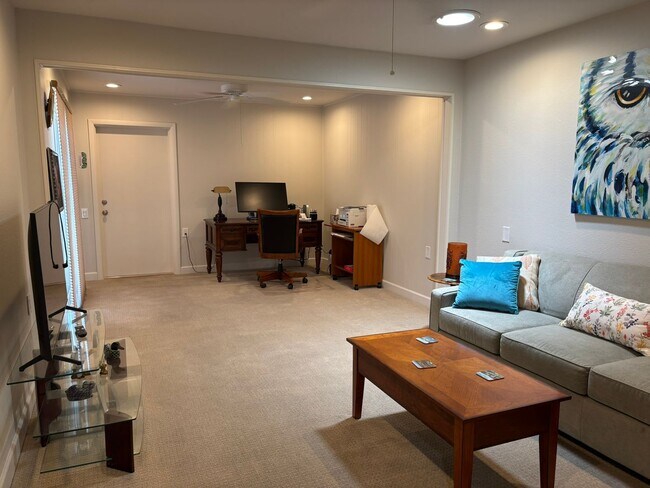 Building Photo - Beautifully updated 2 bedroom with large den/office area. In Leisure World a 45+ Active Adult Res...