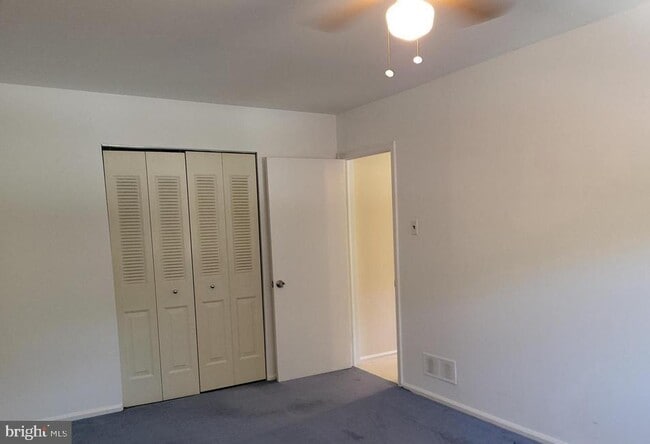 Building Photo - 524 E St Andrews Dr