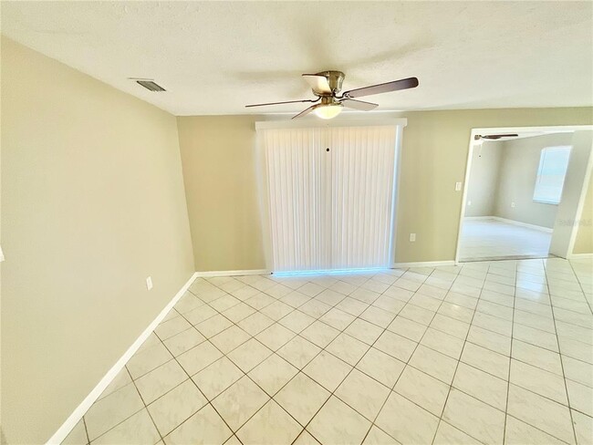 Building Photo - 3054 Primrose Dr