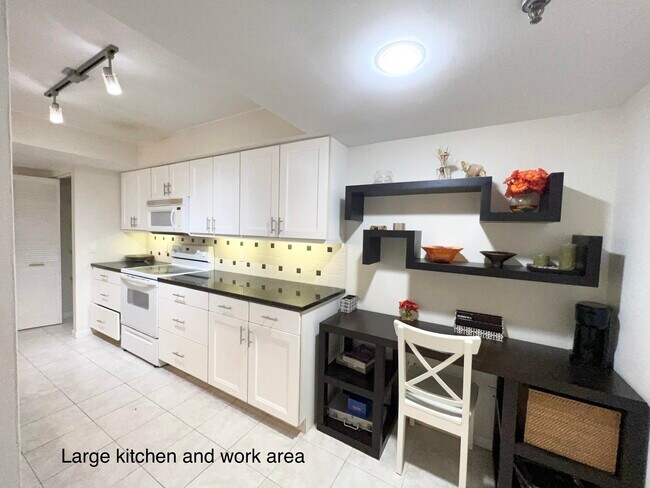 Building Photo - 2025 Lavers Cir