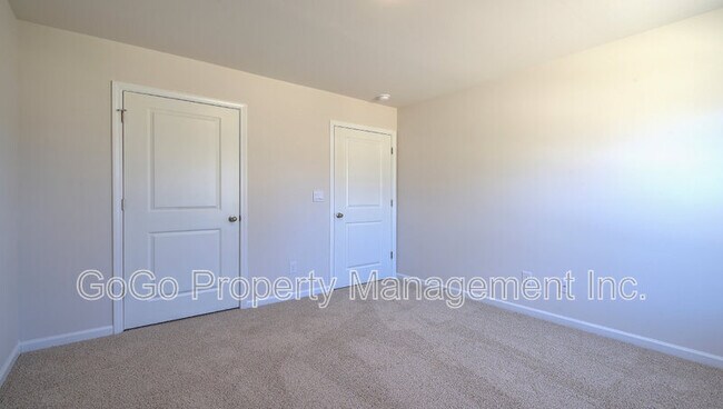 Building Photo - 208 Reynard Trl