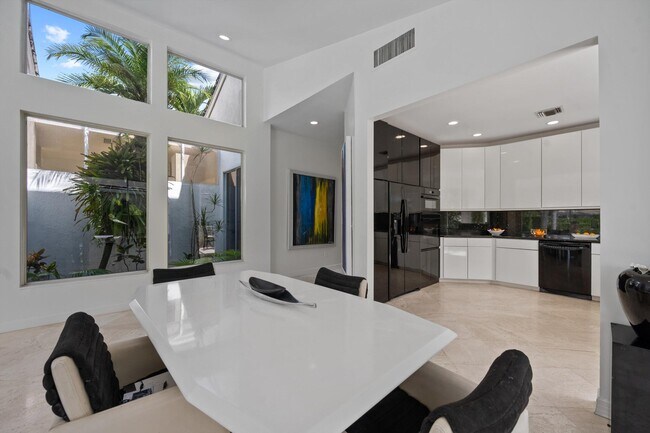 Building Photo - 2587 Muir Cir