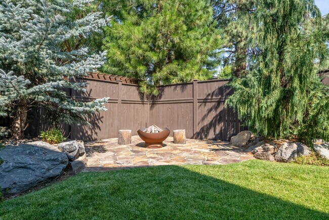 Building Photo - 2956 NW Chardonnay Ln