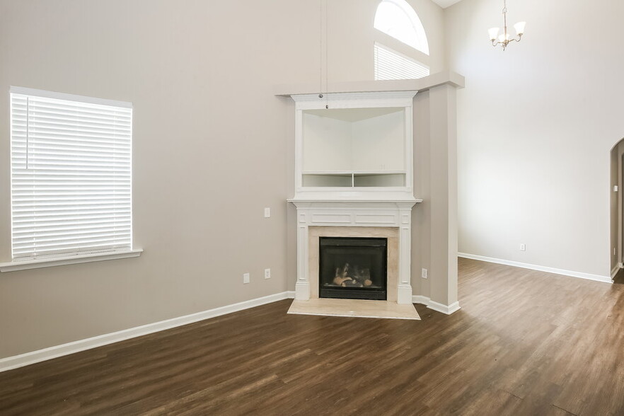 Building Photo - 4712 Abercromby St