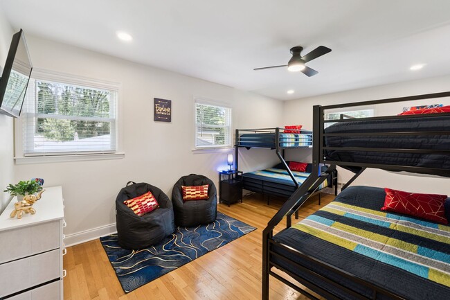 Building Photo - Fully Furnished: Beautiful 4-Bedroom Home ...