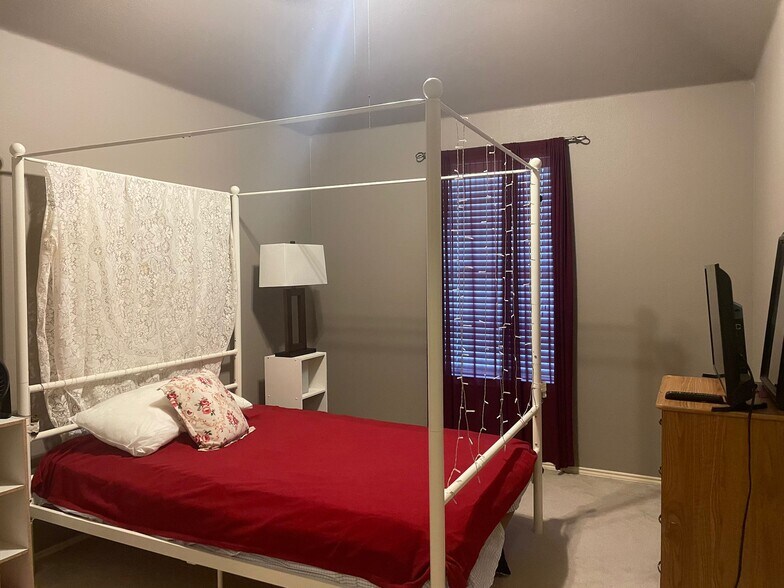 Bedroom 4 (upstairs) - 7429 Buckskin Ct