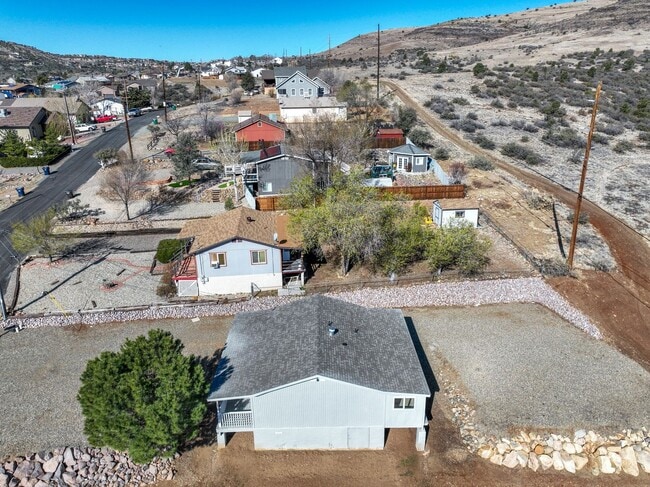 Building Photo - 2 Bedroom, 1 Bath Home For Rent in Diamond Valley!