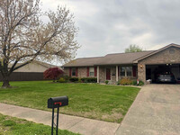 Building Photo - 3012 Pebble Brook
