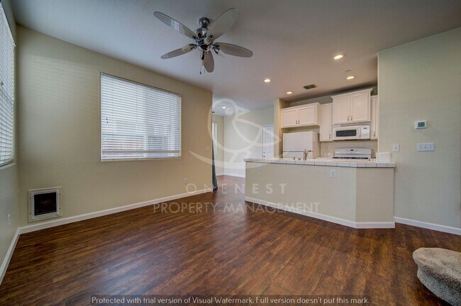 Building Photo - 316 Phoenix Cir