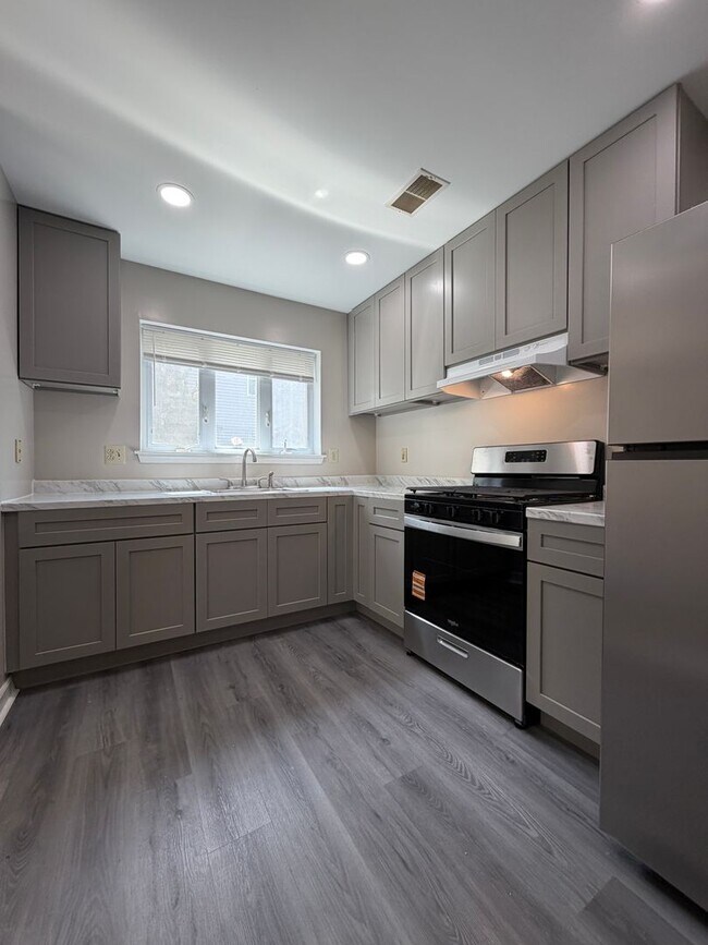 Building Photo - ??? MODERN 3BD & 1.5BATH HOUSE WALKING DISTANCE TO TEMPLE UNIVERSITY!!! ???