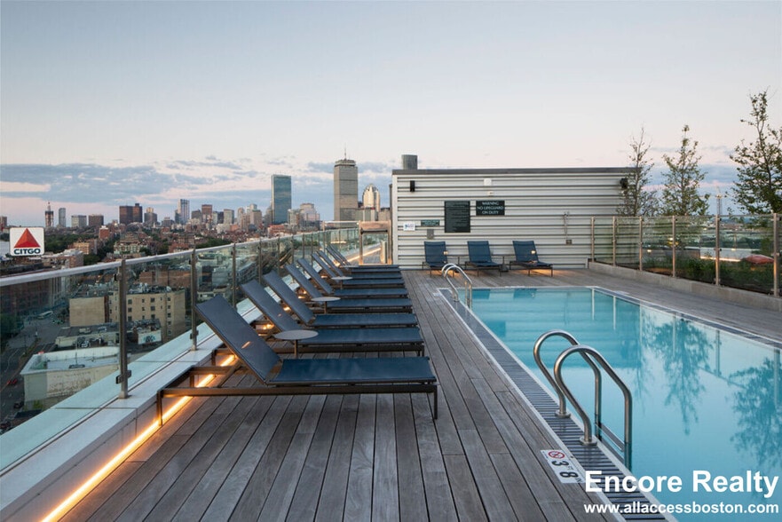 Building Photo - 771 Beacon St