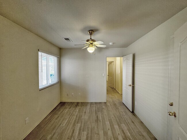 Building Photo - 7152 Elk Creek Rd NE