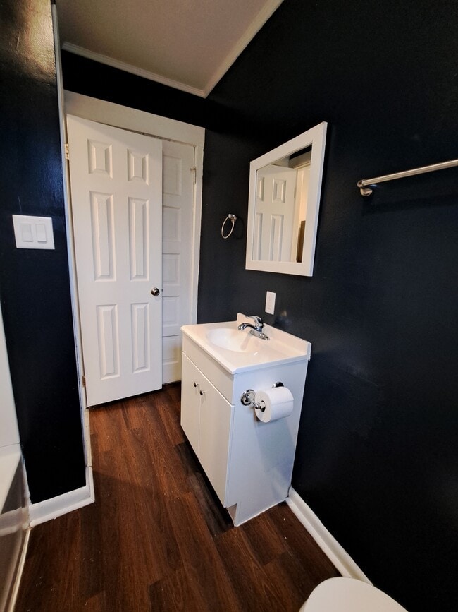 Building Photo - 120 S Monmouth St