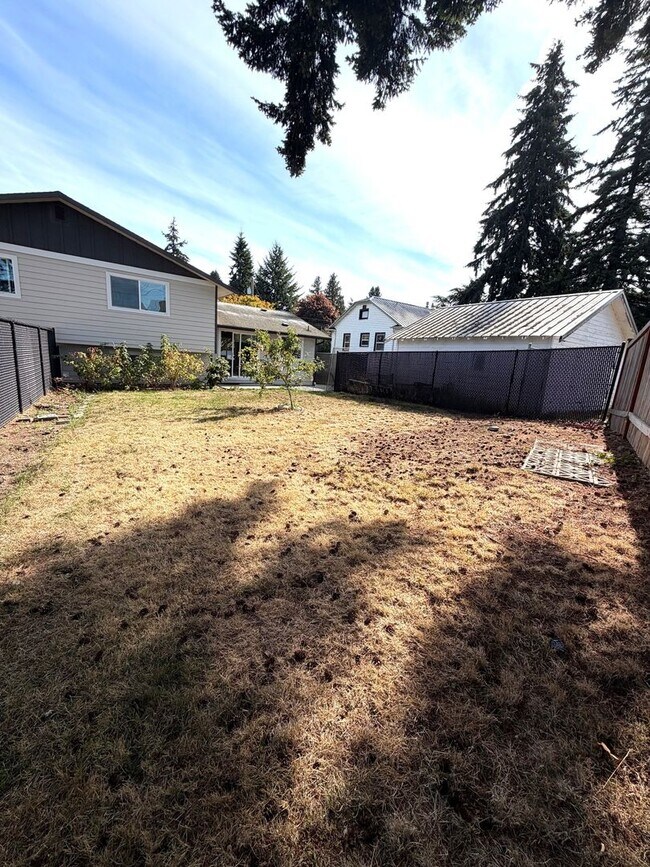 Building Photo - 6518 Elliott Way