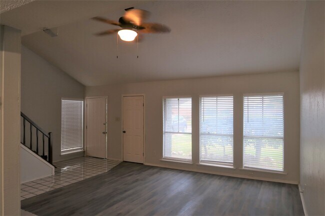 Building Photo - 15326 McConn St