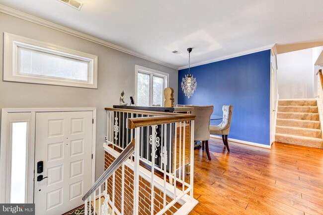 Building Photo - Elegant Arlington Residence with Comfortable Living and Ideal Location