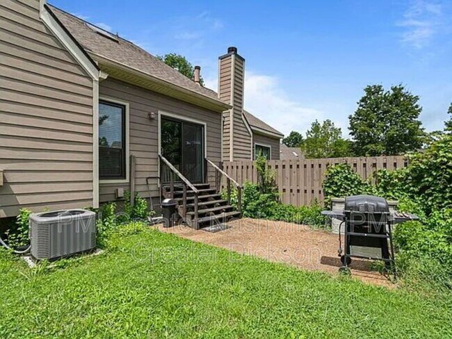 Building Photo - 717 Barlin Ct