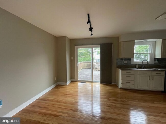 Building Photo - 10638 Sawdust Cir