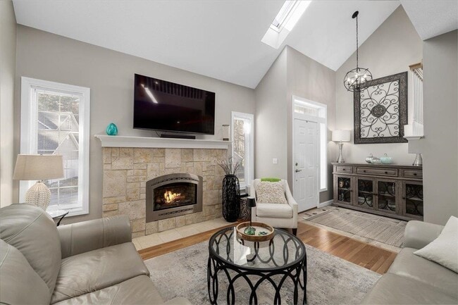 Building Photo - 1 Summer Snow Ln