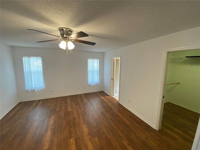 Building Photo - 26840 Racquet Cir
