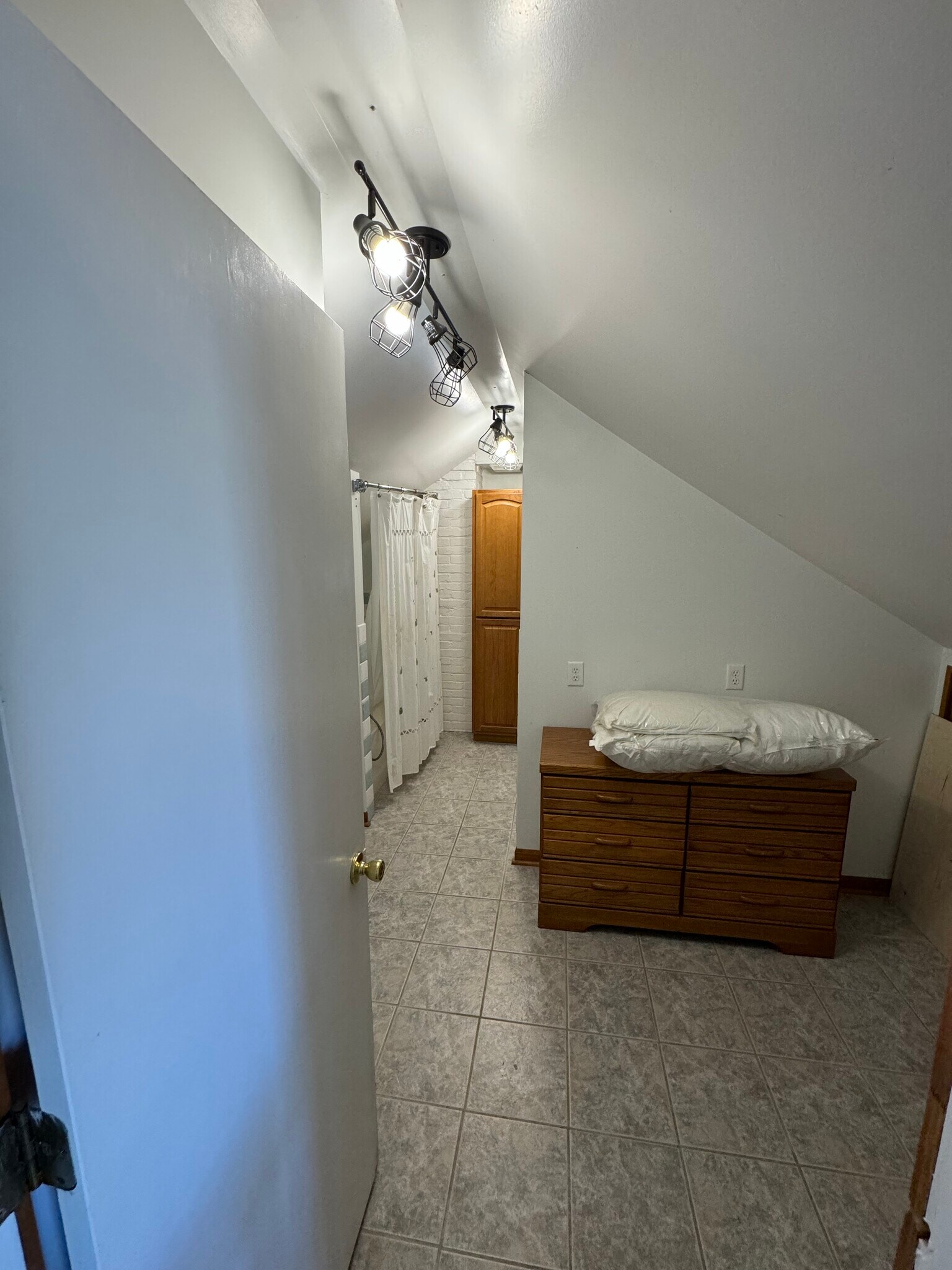 Building Photo - 84 E. 15th Street