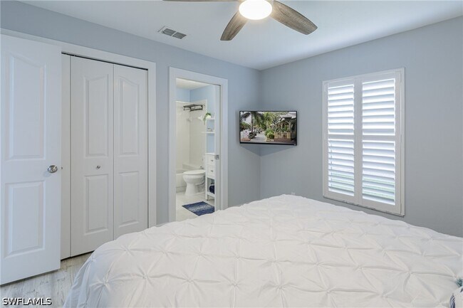 Building Photo - 8654 Mustang Dr