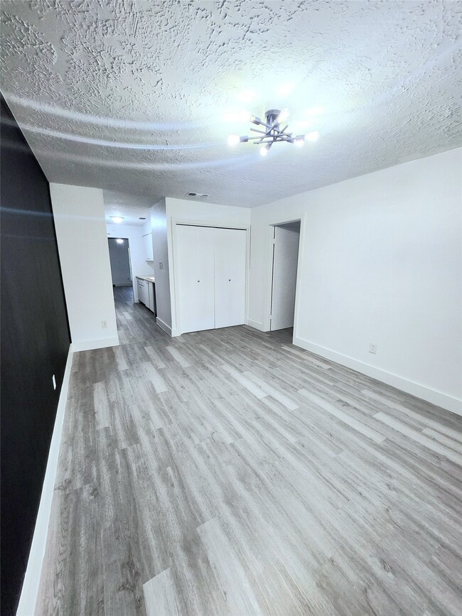 Building Photo - 6824 W Fuqua St