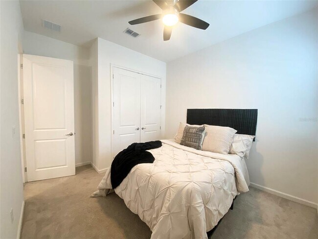 Building Photo - 724 Winterside Dr