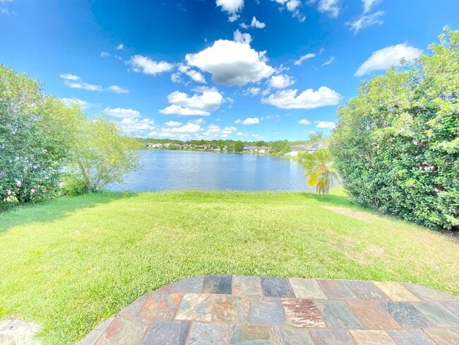 Building Photo - Stunning Lake View Home in Waterside Estate!