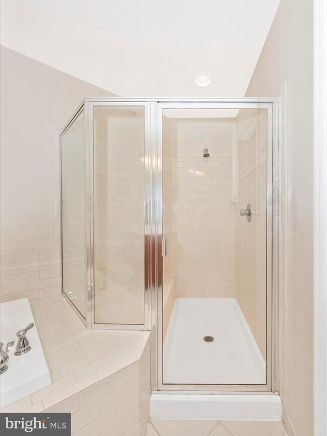 Building Photo - 1868 Monocacy View Cir